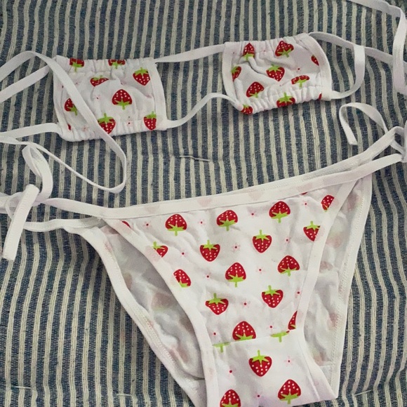 ✨DONATED✨ Strawberry Anime Lingerie Set - Picture 3 of 3